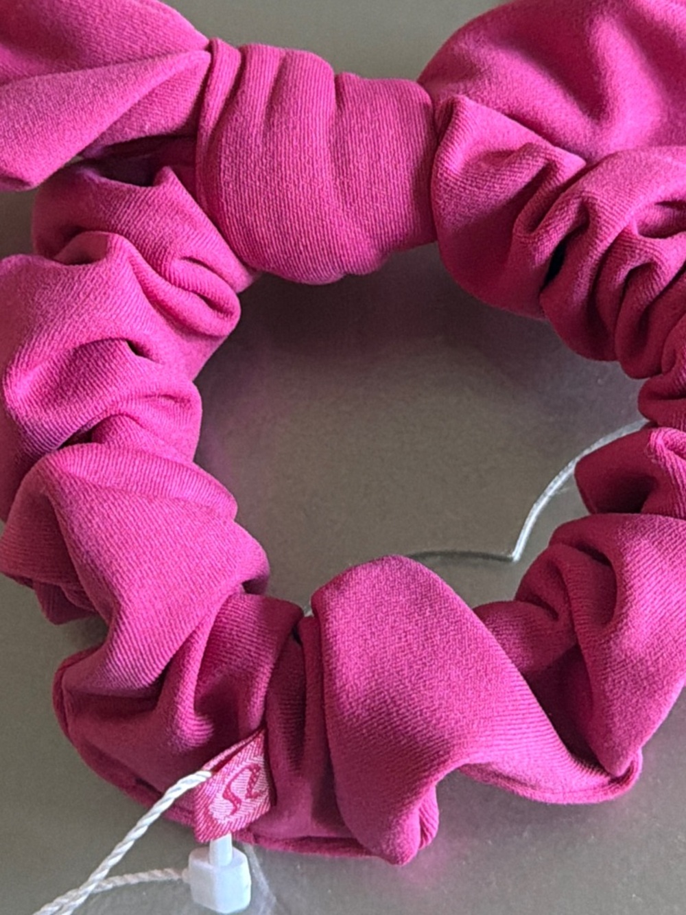LULULEMON Uplifting Scrunchie Bow NWT - Pink Raspberry Coulis - Picture 8 of 13